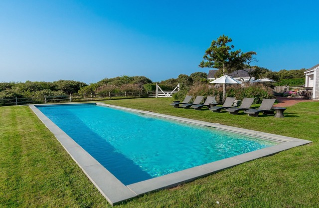 TOUT AVOIR / MAGNIFIQUE PISCINE ET TENNIS / VUES / WALKTOBEACH / PRVT3ACRE / BEAUTIFULHOME & GARDEN