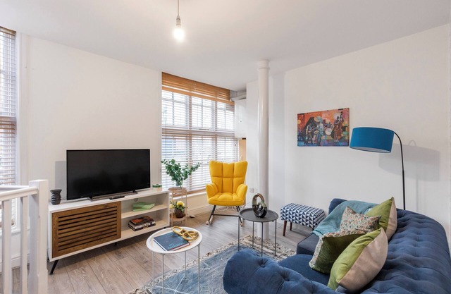 Amazingly Beautiful 3 BR Flat For Large Groups