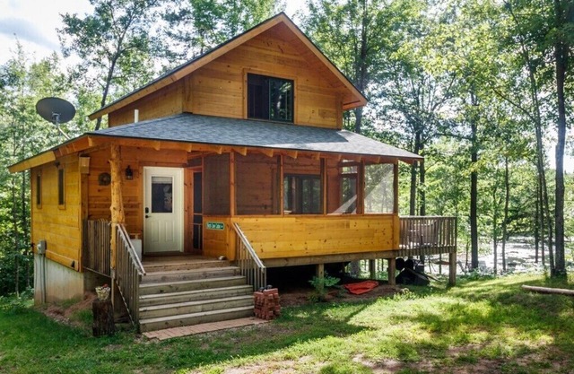 Birch Cove Cabin: l'endroit idéal pour une escapade calme et isolée au bord du lac.