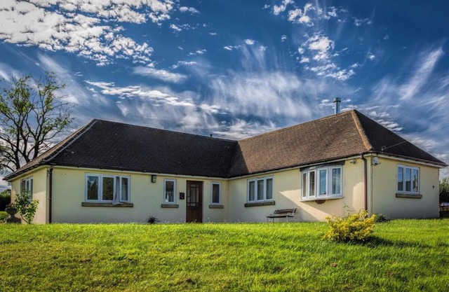 Amber Lodge with private hot tub