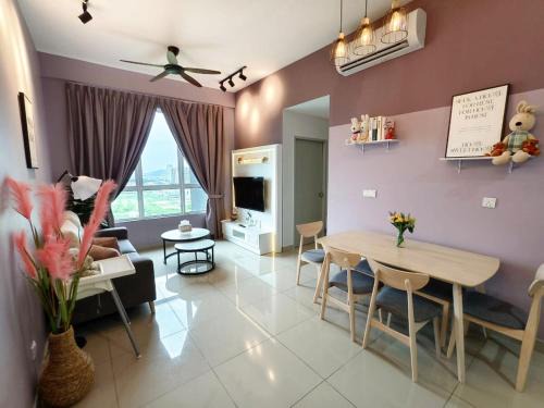 AmberCove, Jonker Street-New Purple Cozy 5pax