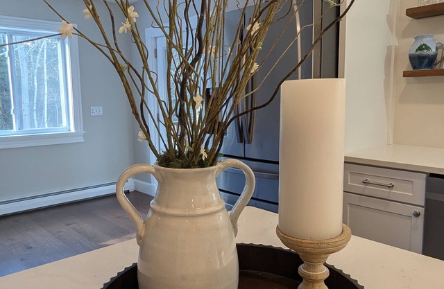 Ambleside- a beautifully renovated home in Boothbay Harbor Maine!