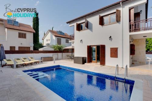 Amelia Beach Villa Wpool -500mfrombeach