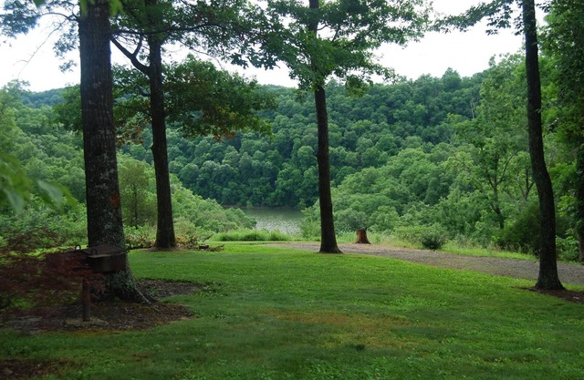 Americana Jacuzzi Lake View Cottage # 2 à Lake Cumberland Marina / Alligator 2