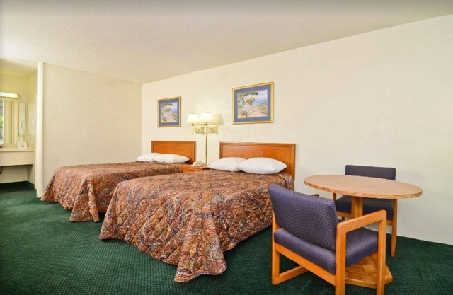 Americas Best Value Inn Wilson - 2 lits doubles non-fumeur (REZ-DE-CHAUSSÉE)
