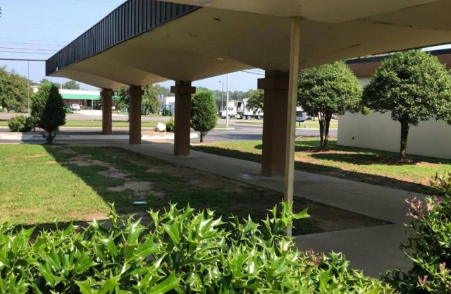 Americas Best Value Inn Wilson - REZ-DE-CHAUSSÉE UNITÉ 4 (UN CHAMBRE)