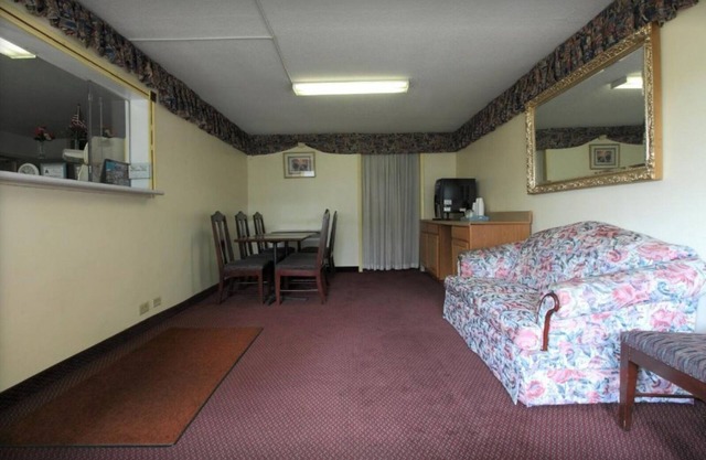 Americas Best Value Inn Wilson UNITÉ 11 2 CHAMBRES À COUCHER AU SOL