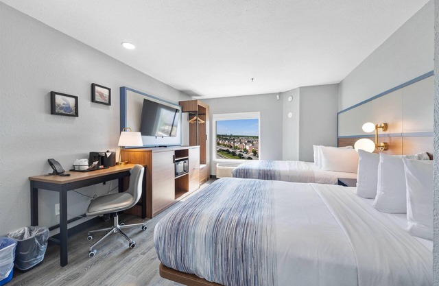 Howard Johnson by Wyndham Urbana