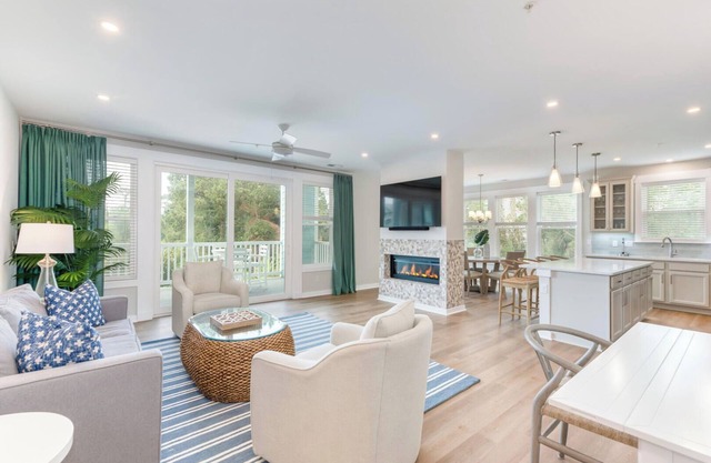 Amethyst Arc - Premium Corner Condo, Sunset Views, King Suite