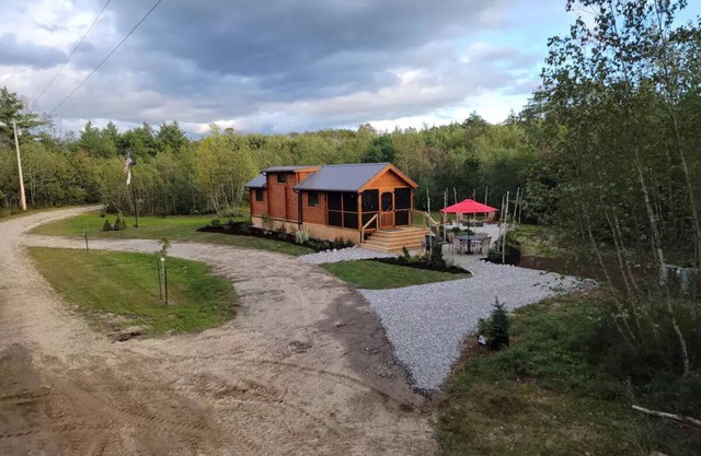 Amish built cabin on 280 acres near North Conway