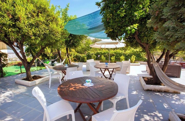 AMORE RENTALS - Villa Panorama with Private Swimming Pool, Garden and Parking