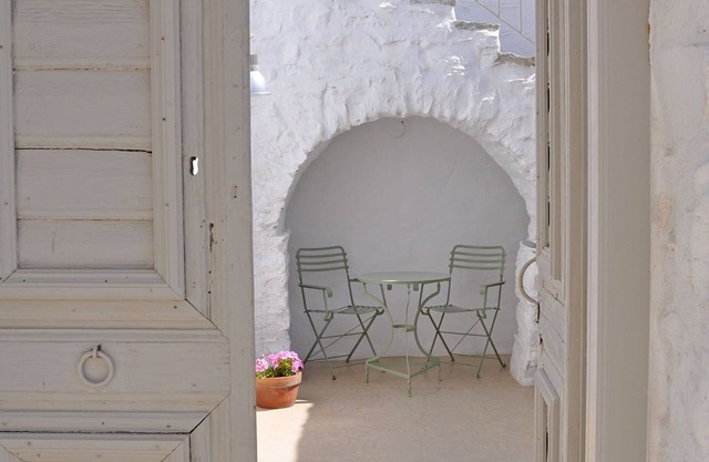 AMORGOS Chora- Maison élégante ,cour,terrasse avec vue sur la mer