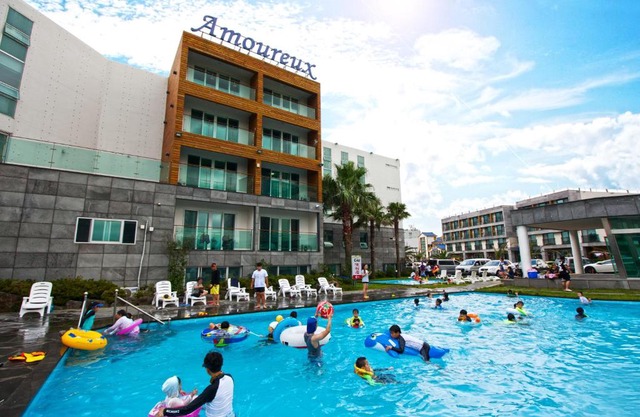 Amoureux Resort
