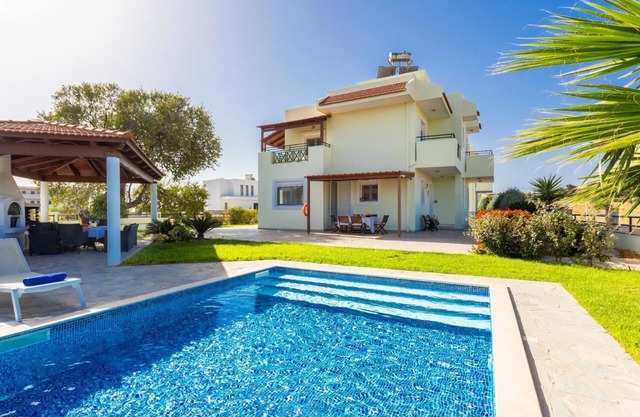Amphitrite Villa - Quatre Chambres Villa, Couchages 8
