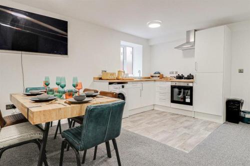 Ample 3-Bedrooms Apartment in town centre Sleeps 6