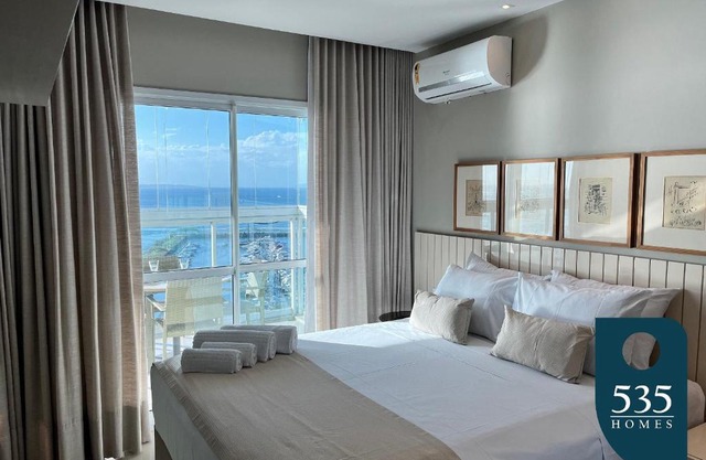 Amplo Quarto e Sala Vista Baía de Todos os Santos