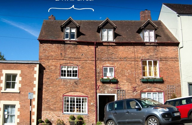 MAISON DE VILLE / COTTAGE EN TERRASSE AVEC UNE CHAMBRE TÔT GEORGIENNE À LUDLOW