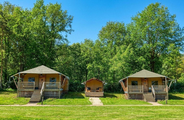 An ideal place for 2 families and a few lodgers.
