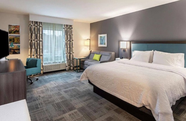 An Ideal Room for a Business Trip!