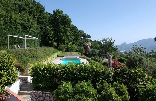 Une oasis entourée de verdure aux portes de la côte amalfitaine
