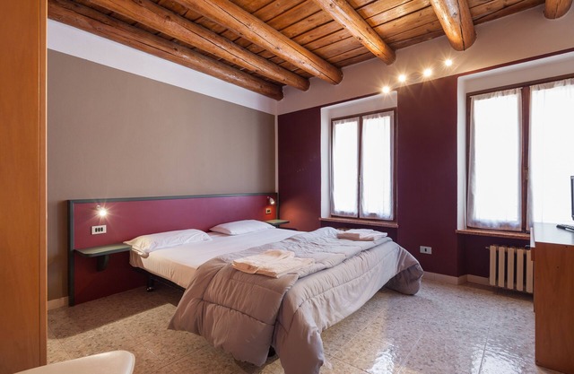 une vieille locanda qui est un point de repère italien ... environ 200 ans "DOUBLE 1"