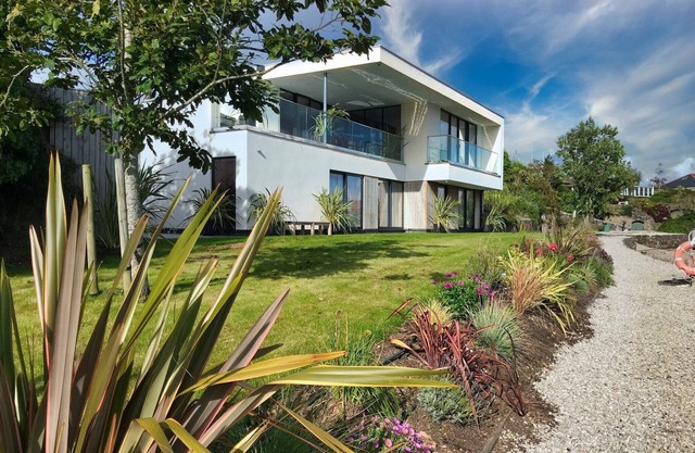 Ancarva - Contemporary Waterside Holiday Retreat