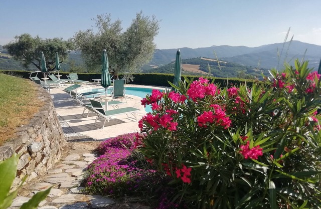 Ancien Borgo restauré au sommet de la colline (Fuoco)