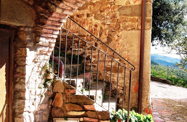 Charmante maison ancienne dans le village médiéval ...