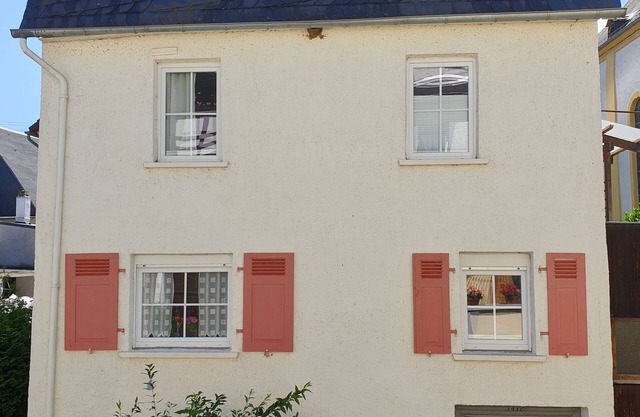 Ancienne maison vigneronne, confortable et spacieuse. Tout le monde se sent à l'aise.