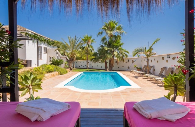 Villa Andaluza avec piscine et jardin privé