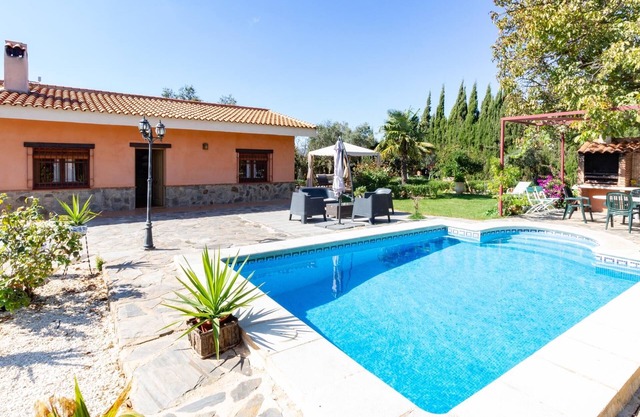 Ferme rustique andalouse avec piscine privée