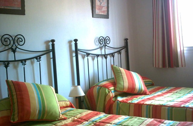 CASA RURAL EL CERRO con piscina y barbacoa para 4-6 personas