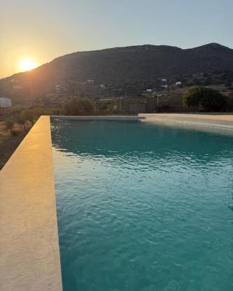Andros Sunday Vila