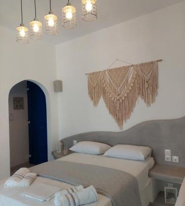 Anemelia Hotel Adamas
