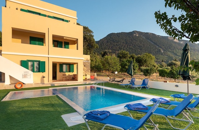 Villa Anemos à Salakos