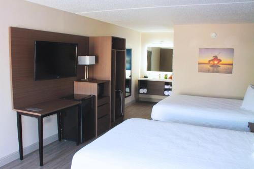 Angel Inn Near IMAX, a Travelodge by Wyndham