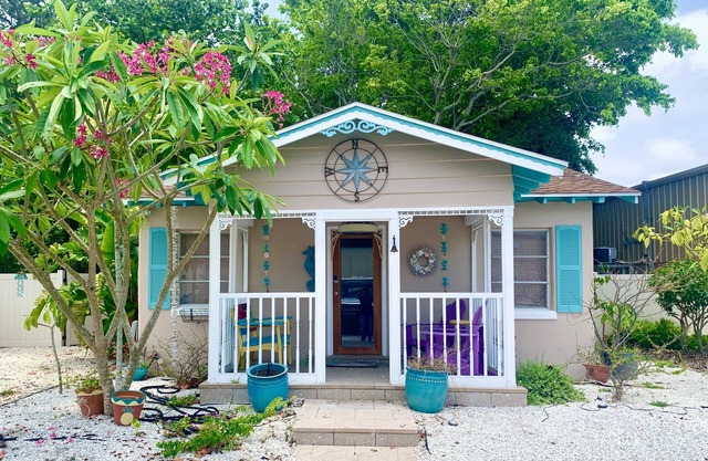 Angela's Jewel Box Cottage - Storybook home! Walk to beach, restaurants & park.