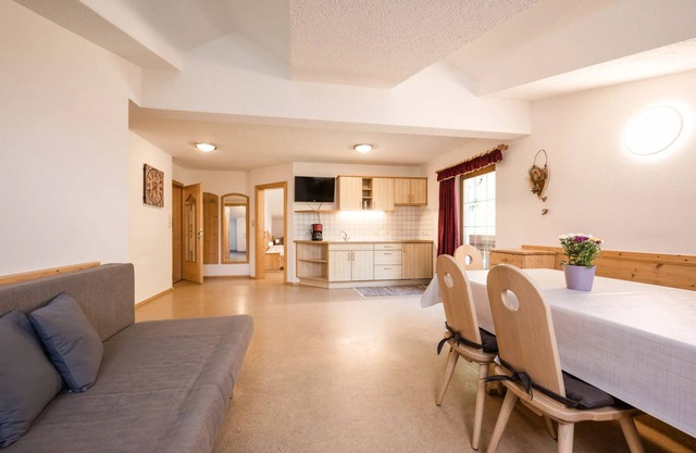 Appartement "Anton" avec vue sur les montagnes, balcon et Wi-Fi