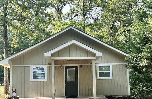Angler’s Away on Lake Jordan-No Cleaning Fee!