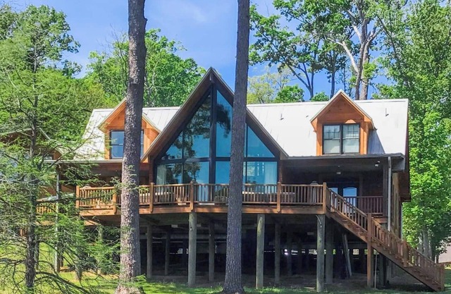 Anglers Premier Lodge & Cabin Prime Fishing, Massive Double Deck Sun & Dock