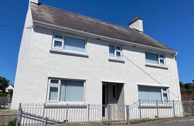 Anglesey home by the sea