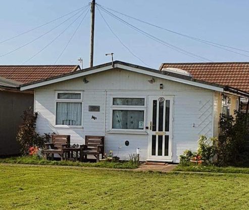 Animal friendly Sea 2 mins away