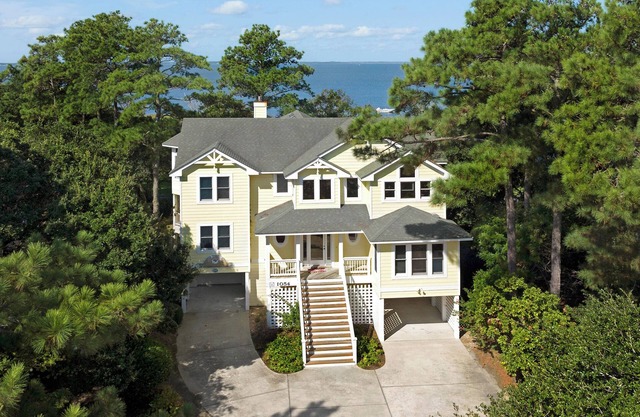 Animal House: Soundfront, Hot Tub, Dog-Friendly