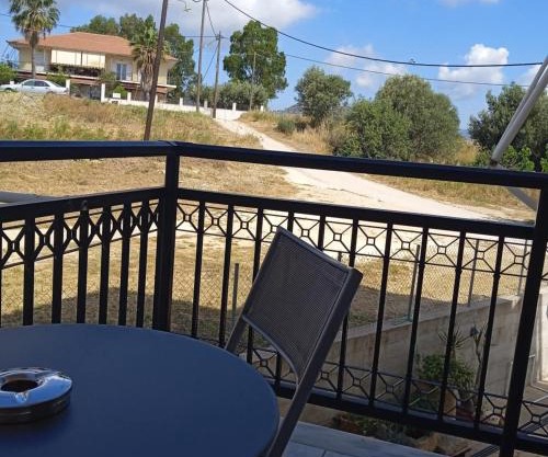 Anna's Apartment 3 - Charming Stay for 2 in Lixouri