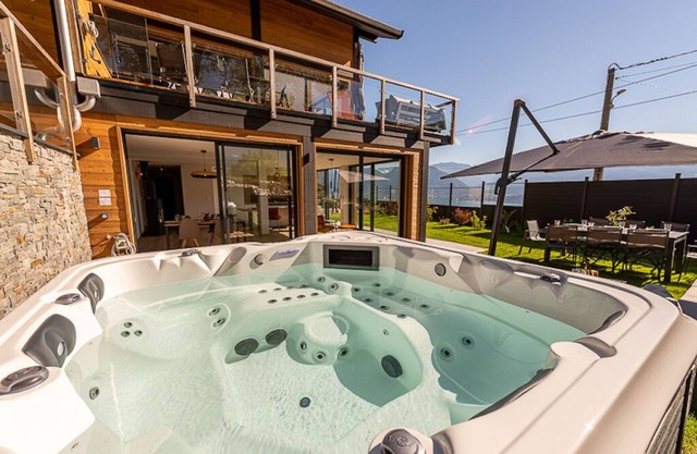 ANNECY HAPPY LODGE 5 PERS VUE LAC JACUZZI TERRASSE