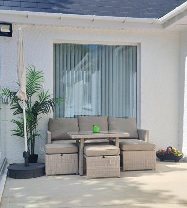 Annie's House with Thermal Health Spa