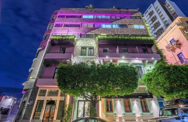 Anoor 1-BR Apt in Gemmayze W/ Balcony & 24/7 Power