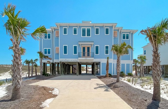Another Round--Spectacular Custom Home w Pool + Elevator, FREE Golf & Activities