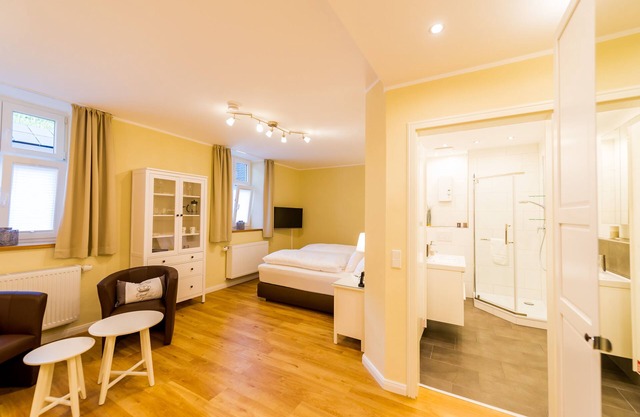 Ap 3 - Würzgarten-Suite Junior-Supérieure-Salle de bain privée séparée-Vue su...