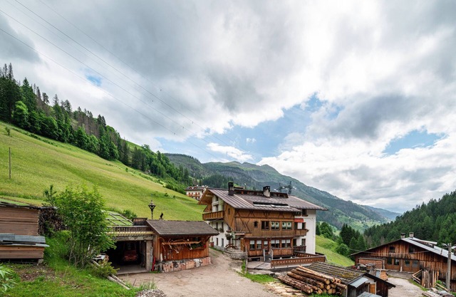 Appartement 'Appartamento La Mirandola Rosso' avec vue sur les montagnes, terrasse et Wi-Fi